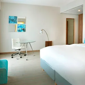 מלון Courtyard By Marriott Arena Atlas