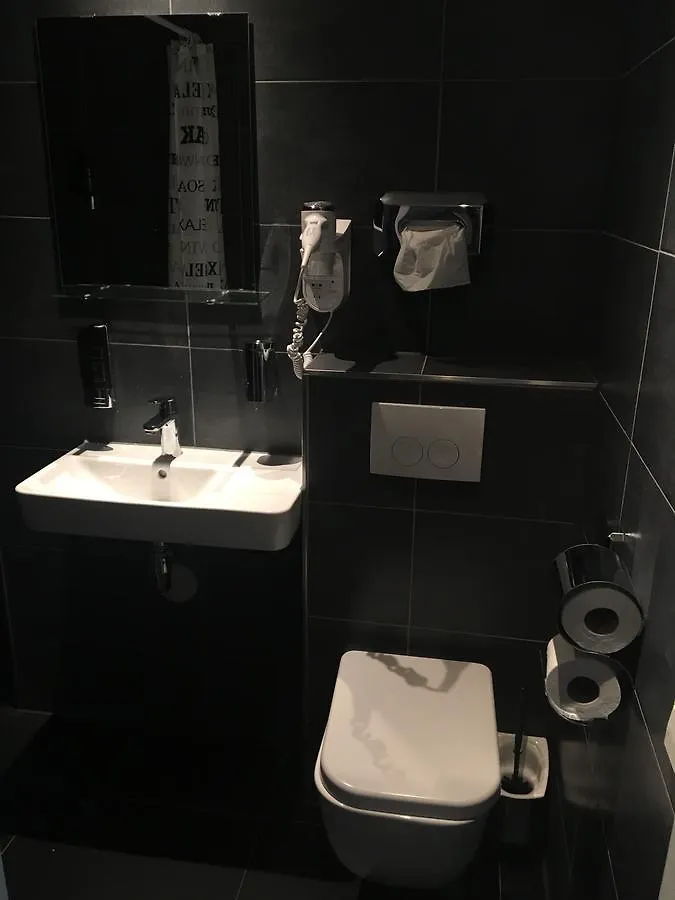 Hotel Manofa Amsterdam 2*,